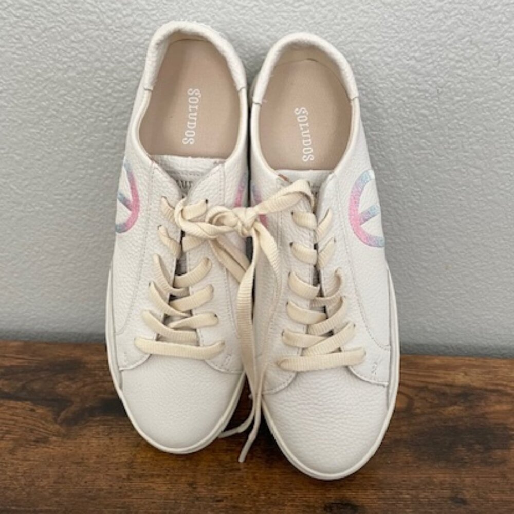 Woman's Soludos Dreamer Peace Sign Sneakers - Size 9.5